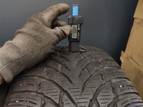 Гуми Зимни 235/55R18, снимка 5