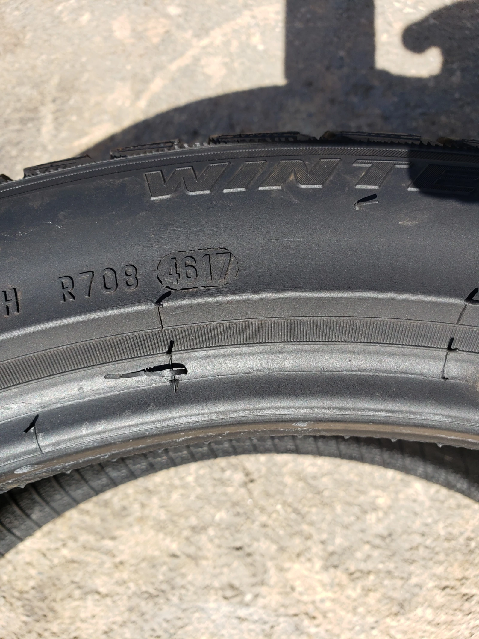 Гуми Зимни 285/35R20, снимка 6 - Гуми и джанти - 56138367