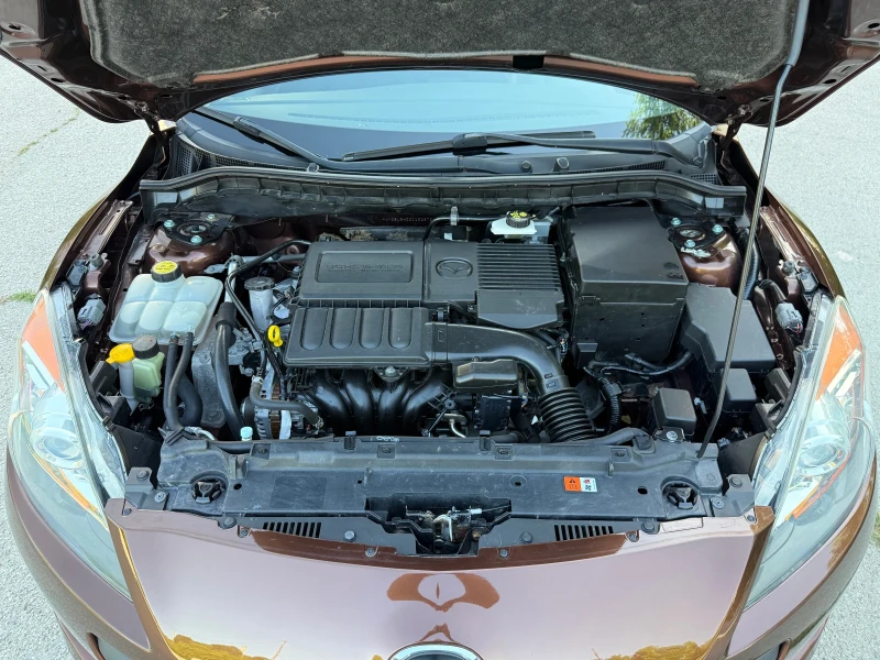 Mazda 3 1.6i FACELIFT , снимка 14 - Автомобили и джипове - 50907217