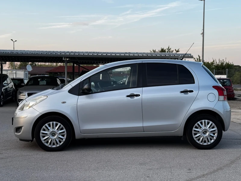 Toyota Yaris 1.0VVT-I ИТАЛИЯ FACELIFT, снимка 2 - Автомобили и джипове - 51697810
