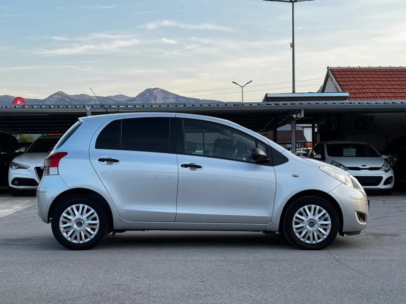 Toyota Yaris 1.0VVT-I ИТАЛИЯ FACELIFT, снимка 4 - Автомобили и джипове - 51697810