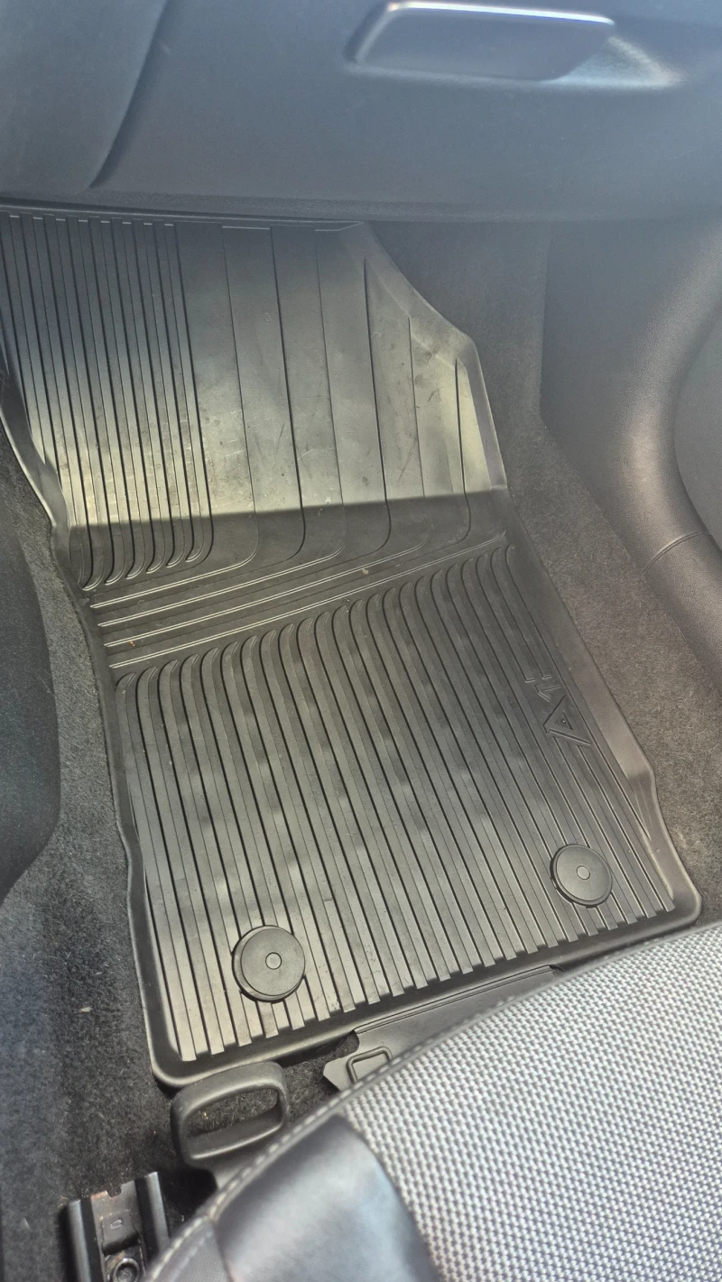 Audi A1 1.6 tdi, снимка 4 - Автомобили и джипове - 52181895