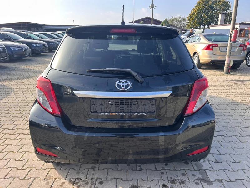 Toyota Yaris 1.0i NAVI/KAMERA EURO 5, снимка 7 - Автомобили и джипове - 52064868