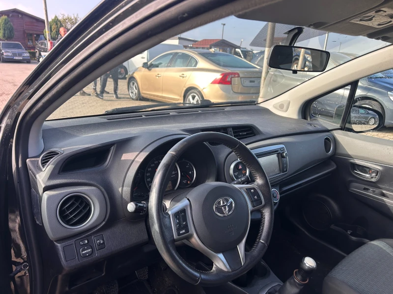 Toyota Yaris 1.0i NAVI/KAMERA EURO 5, снимка 11 - Автомобили и джипове - 52064868