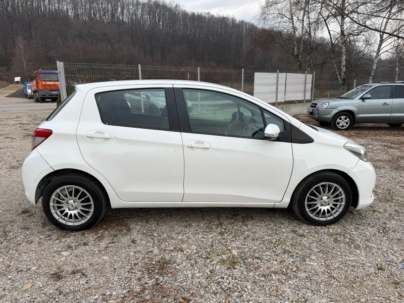 Toyota Yaris 1.4 D4D 183000km!!!, снимка 4 - Автомобили и джипове - 52655719