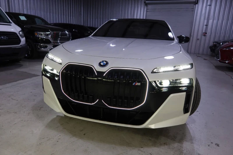 BMW i7 M70 * АвтоКредит* Цена до БГ - 204999 лв. / 104814.32 € - 18664821 1