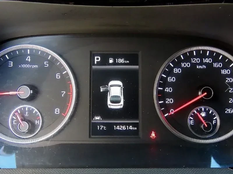 Kia K5 2.0 Trendy, снимка 9 - Автомобили и джипове - 56594072