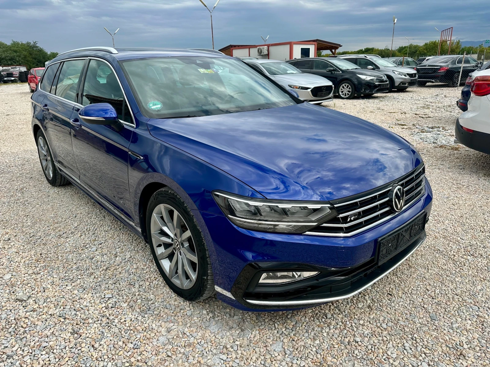 VW Passat 2.0tdi 200кс новия мотор Фейс R-Line, снимка 1