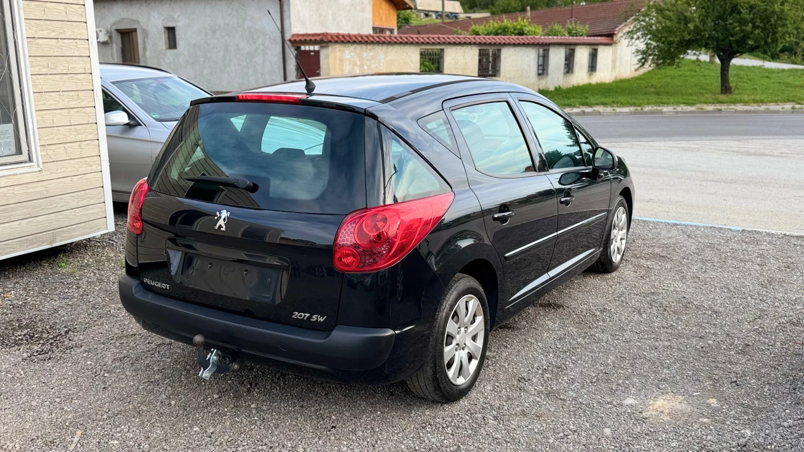 Peugeot 207 2011 Година - изображение 4