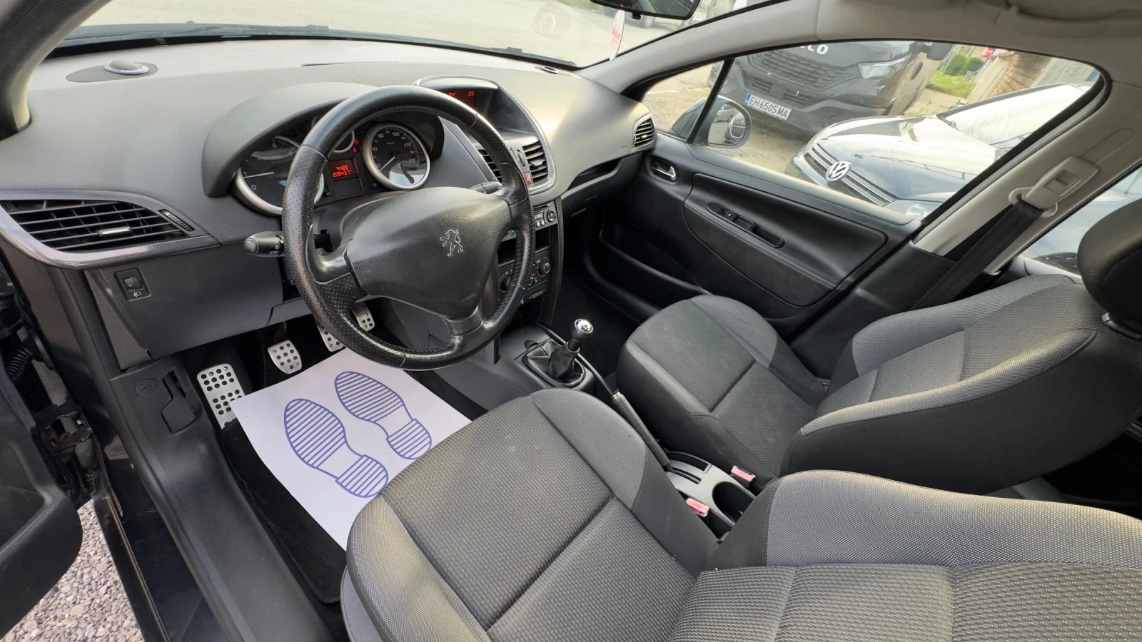 Peugeot 207 2011 Година - изображение 8