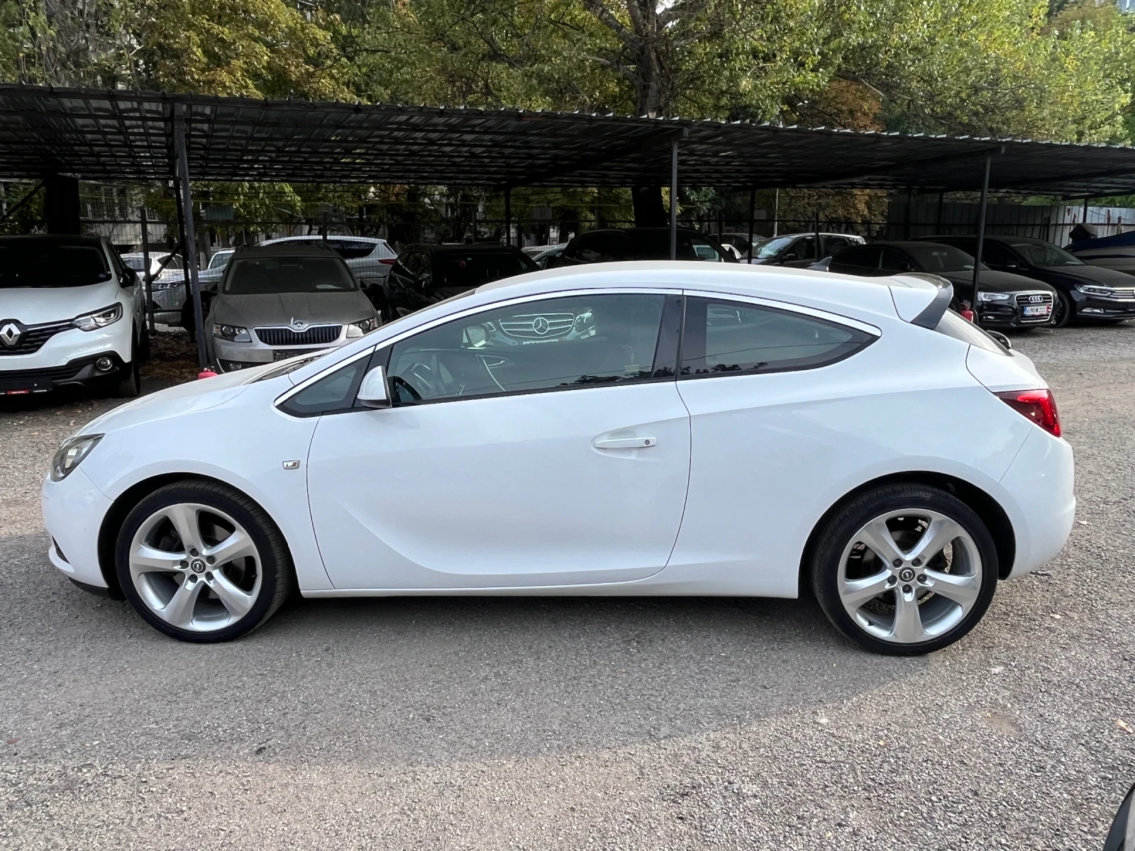 Opel Astra GTC 1.4 Turbo Sport Automat - изображение 4