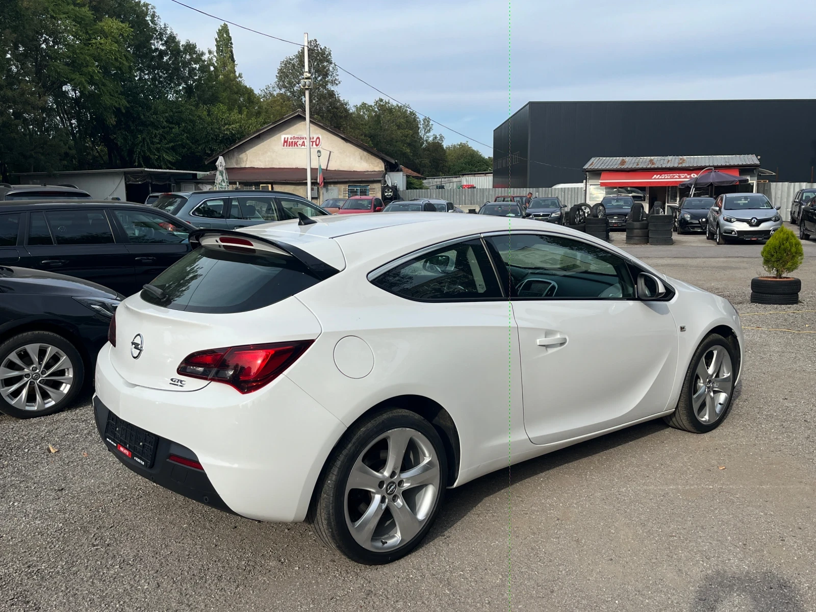 Opel Astra GTC 1.4 Turbo Sport Automat - изображение 6