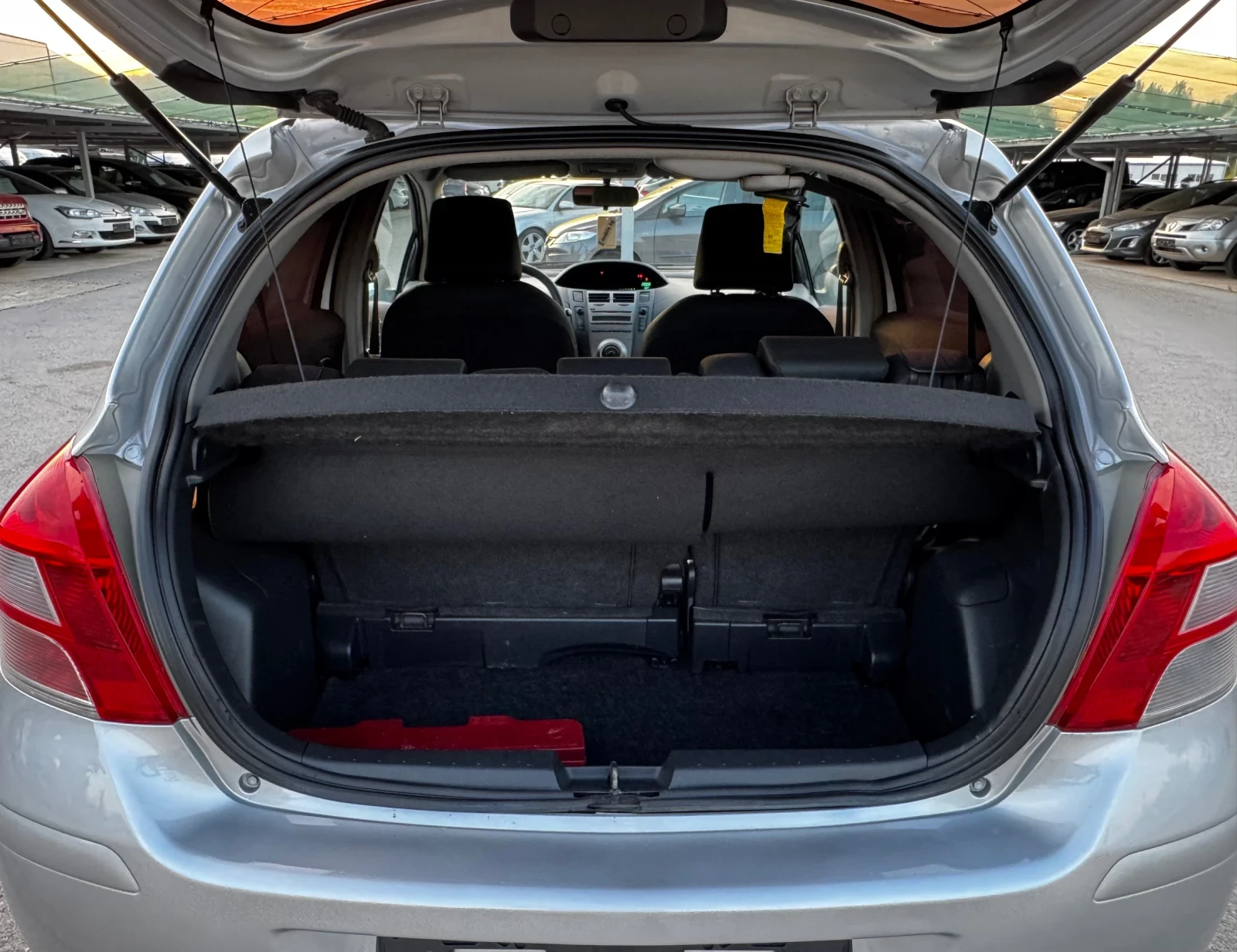 Toyota Yaris 1.0VVT-I ИТАЛИЯ FACELIFT - изображение 8