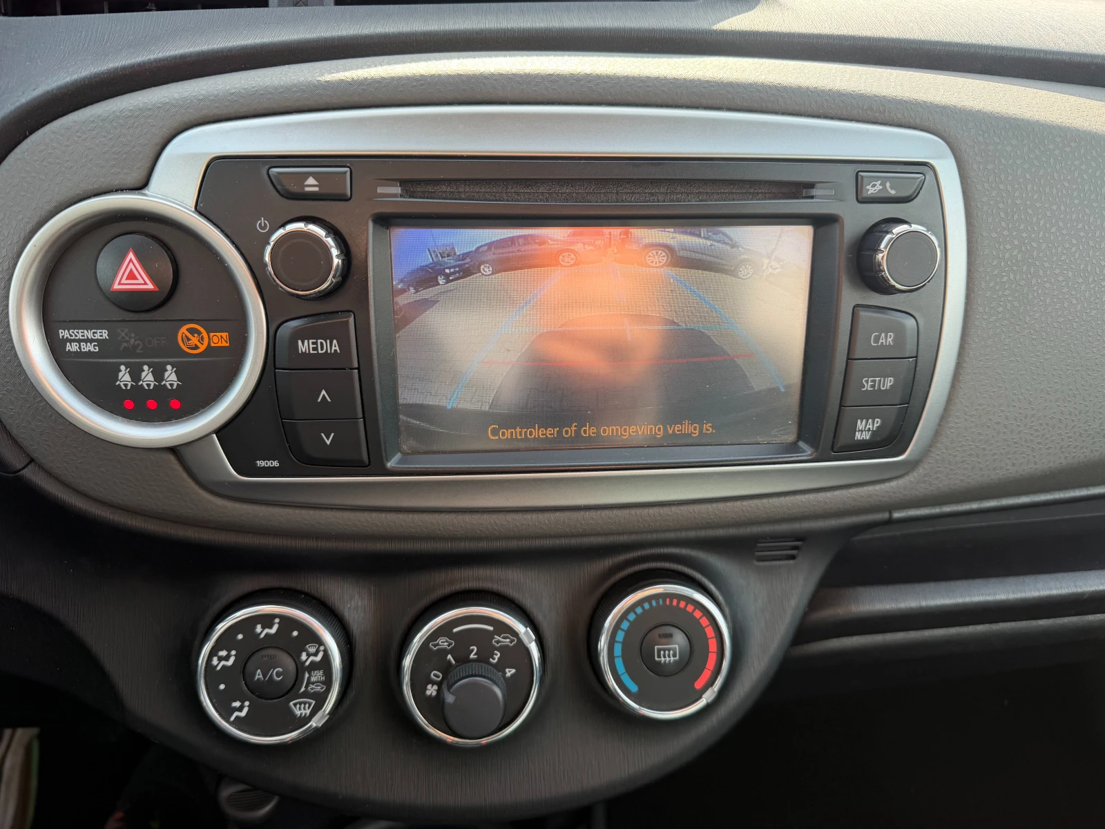 Toyota Yaris 1.0i NAVI/KAMERA EURO 5 | Mobile.bg � ����������� 14