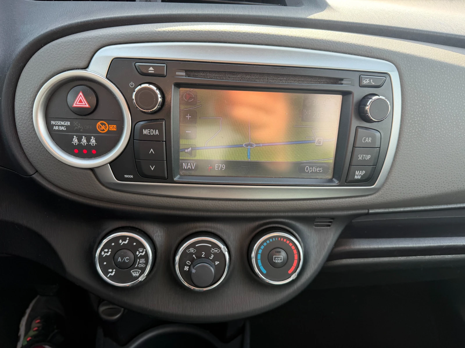 Toyota Yaris 1.0i NAVI/KAMERA EURO 5 | Mobile.bg � ����������� 13