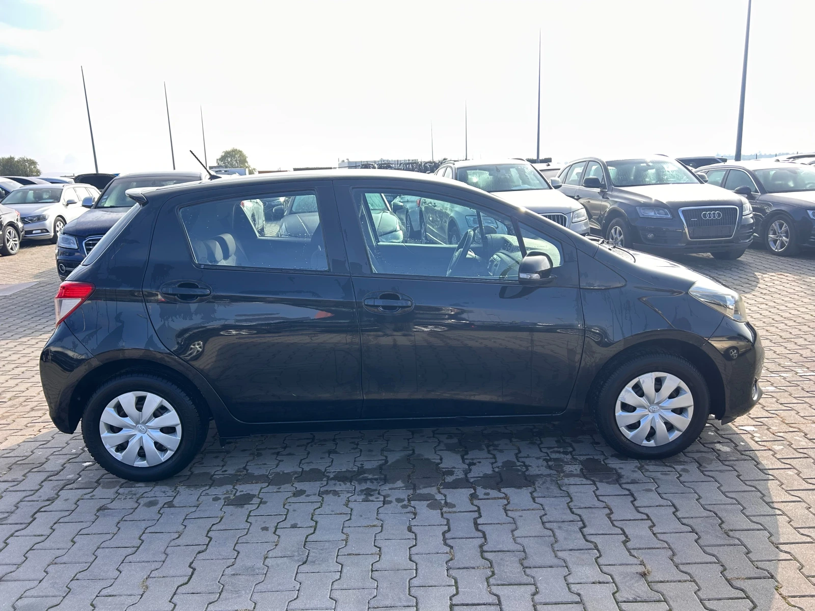 Toyota Yaris 1.0i NAVI/KAMERA EURO 5 - изображение 5