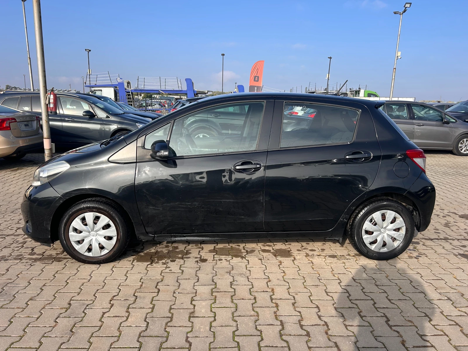 Toyota Yaris 1.0i NAVI/KAMERA EURO 5 - изображение 9