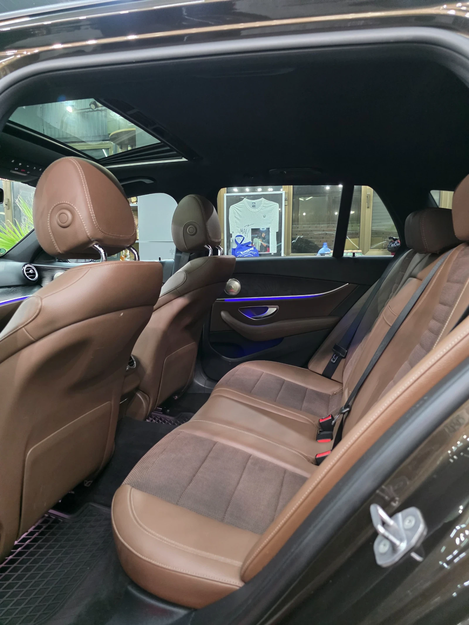 Mercedes-Benz E 350 AMG 4Matik Burmester | Mobile.bg   12