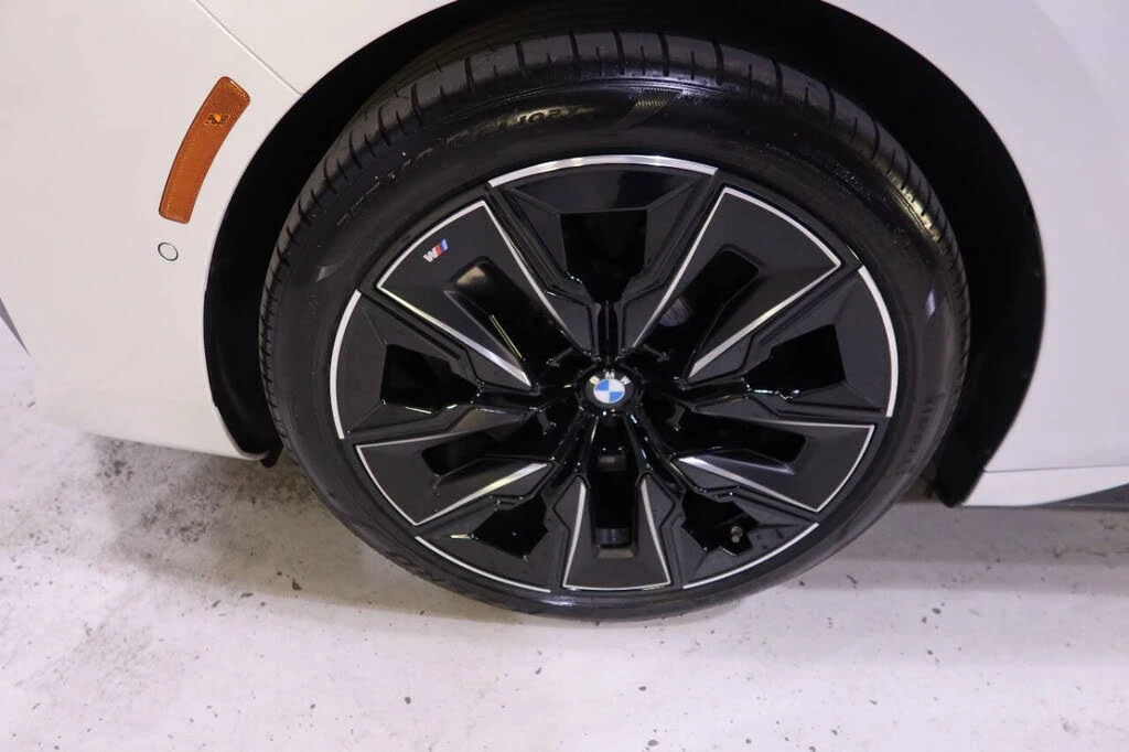 BMW i7 M70 * АвтоКредит* Цена до БГ - изображение 8