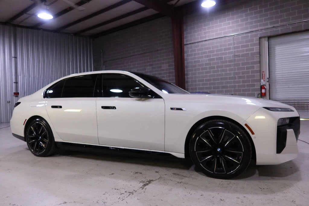 BMW i7 M70 * АвтоКредит* Цена до БГ - изображение 7