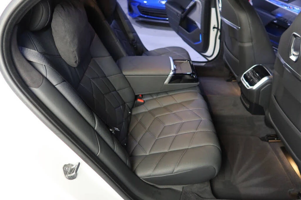 BMW i7 M70 * *    | Mobile.bg   12