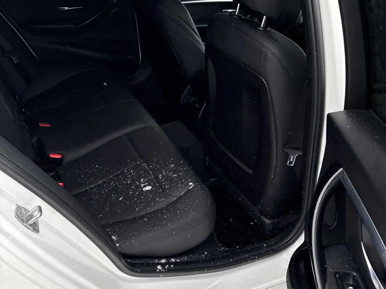 BMW 330 * 330i xDrive * CARFAX * ���� �� �� | Mobile.bg � ����������� 13