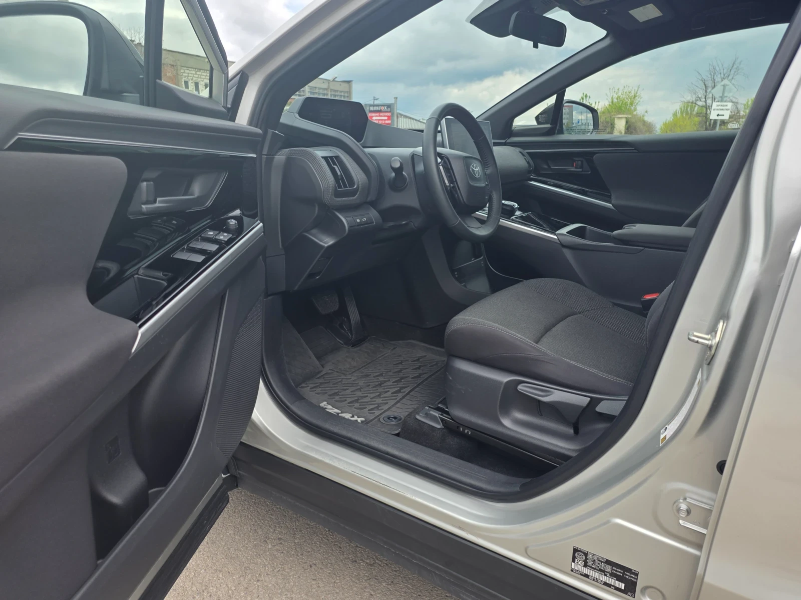 Toyota bZ4X | Mobile.bg � ����������� 12