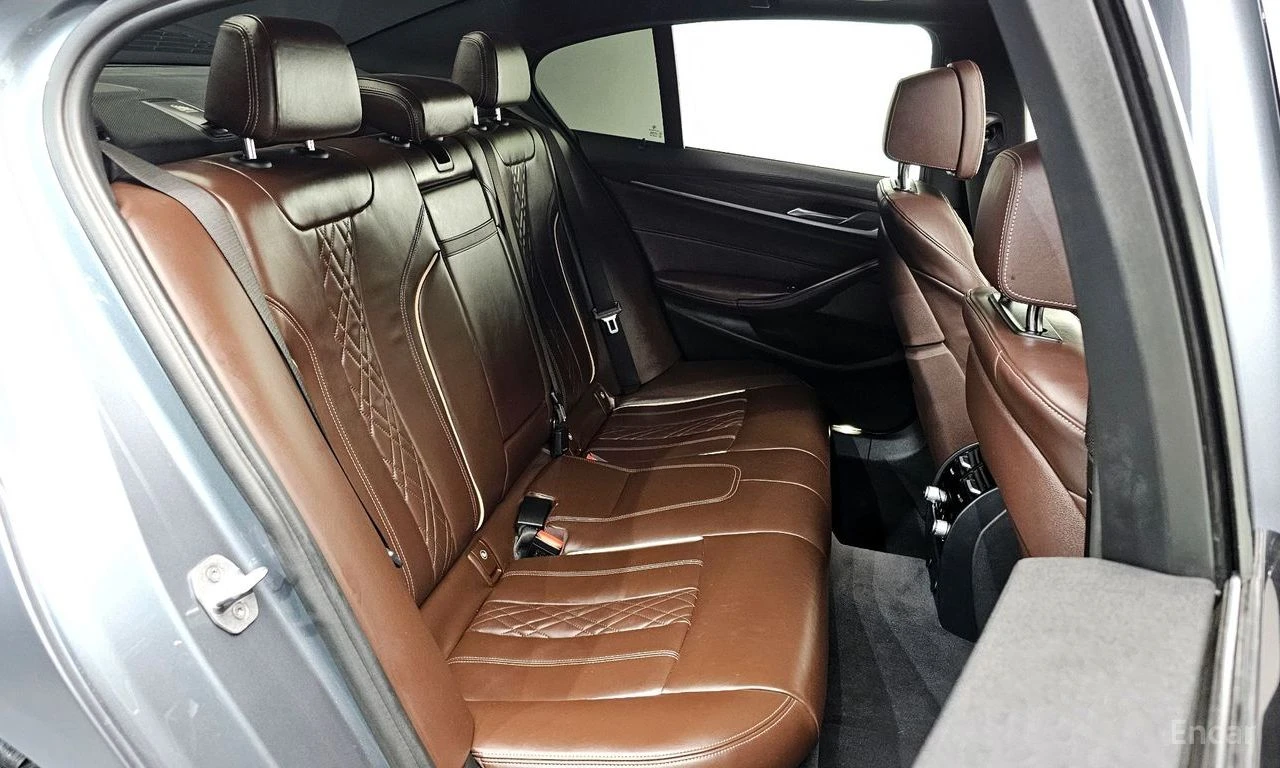 BMW 530 XDRIVE* МПАКЕТ* HEADUP* 360* КАМЕРИ* , снимка 10 - Автомобили и джипове - 54370338