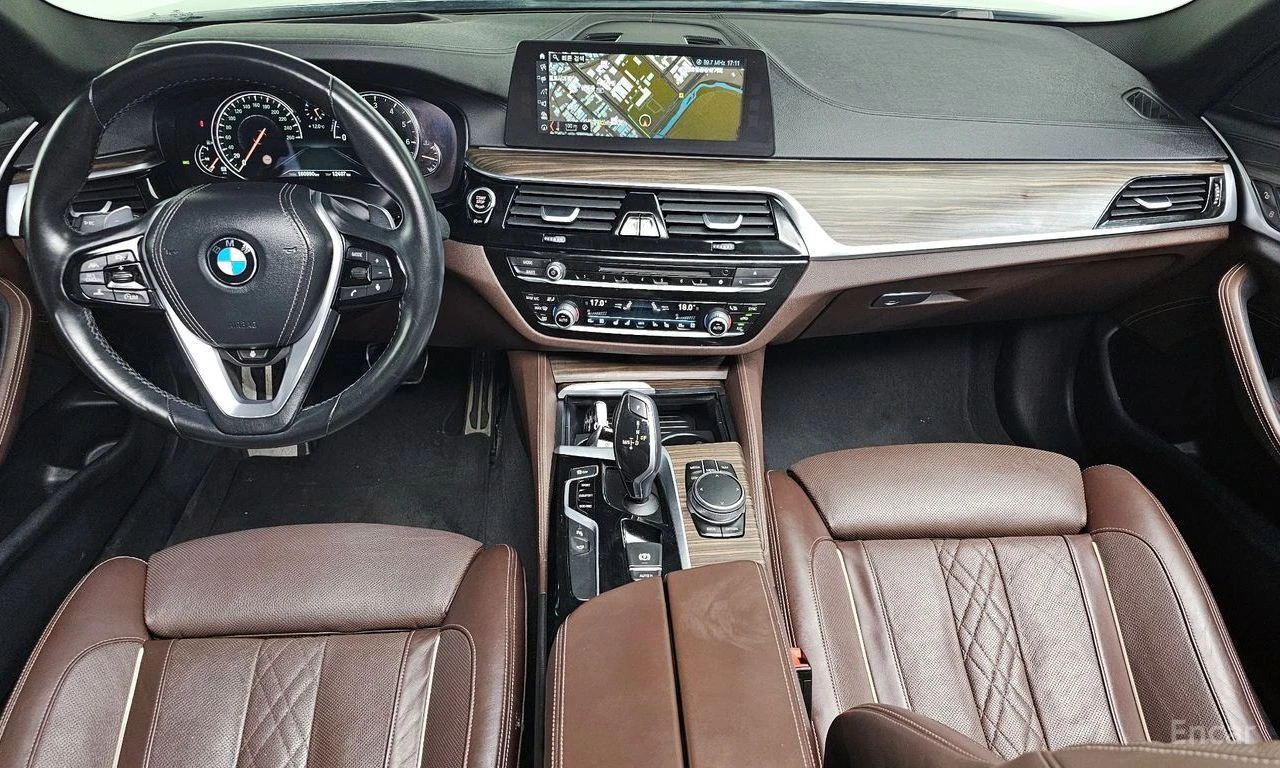 BMW 530 XDRIVE* МПАКЕТ* HEADUP* 360* КАМЕРИ* , снимка 5 - Автомобили и джипове - 54370338