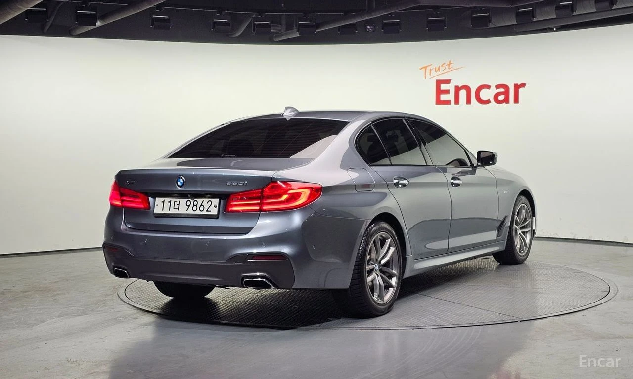 BMW 530 XDRIVE* МПАКЕТ* HEADUP* 360* КАМЕРИ* , снимка 3 - Автомобили и джипове - 54370338