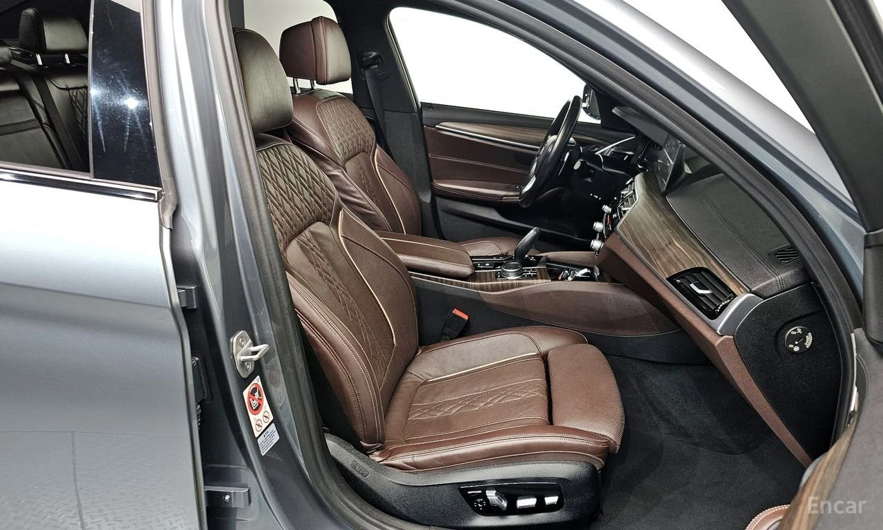 BMW 530 XDRIVE* МПАКЕТ* HEADUP* 360* КАМЕРИ* , снимка 9 - Автомобили и джипове - 54370338