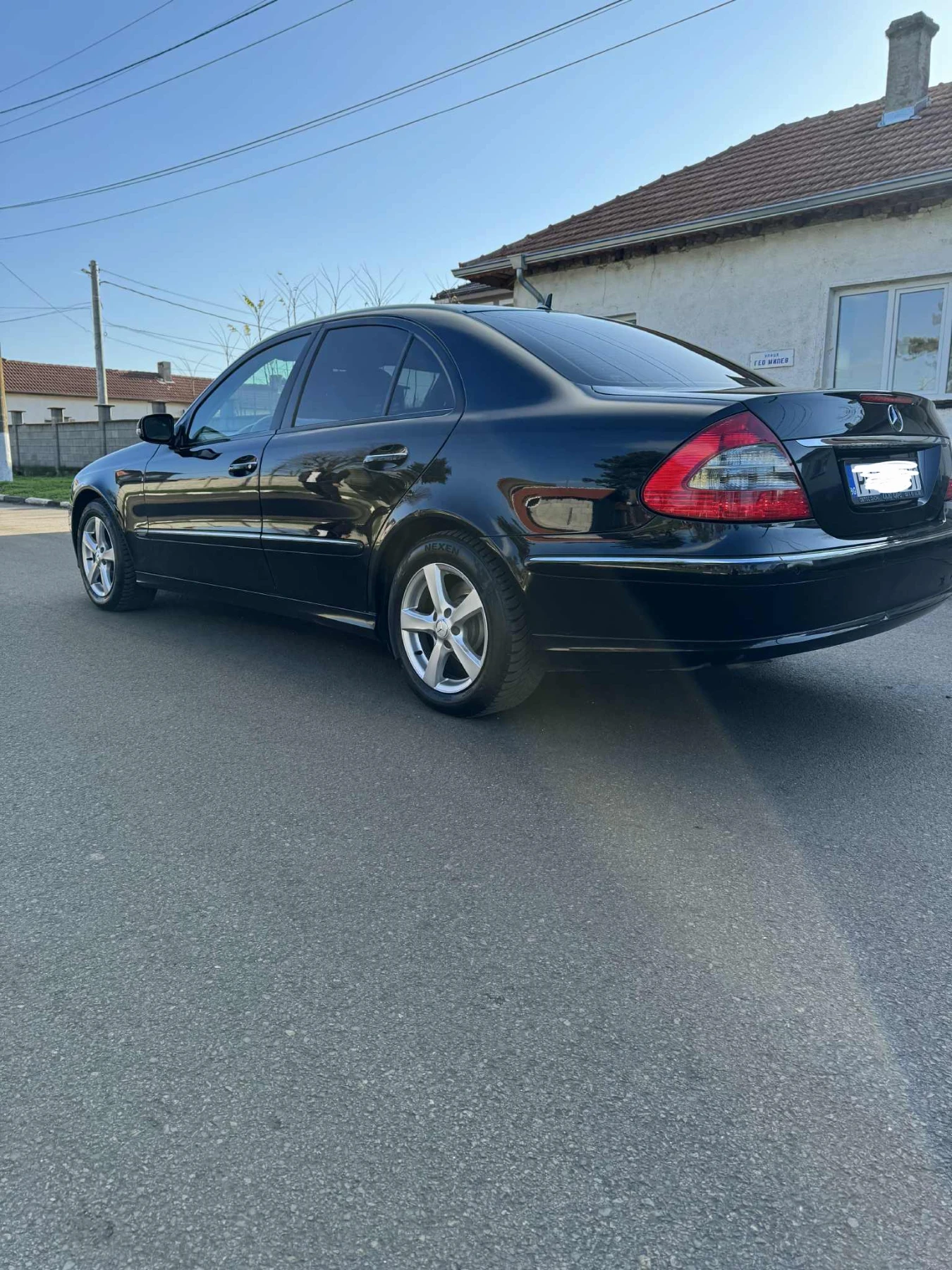 Mercedes-Benz E 220, снимка 5 - Автомобили и джипове - 54412308