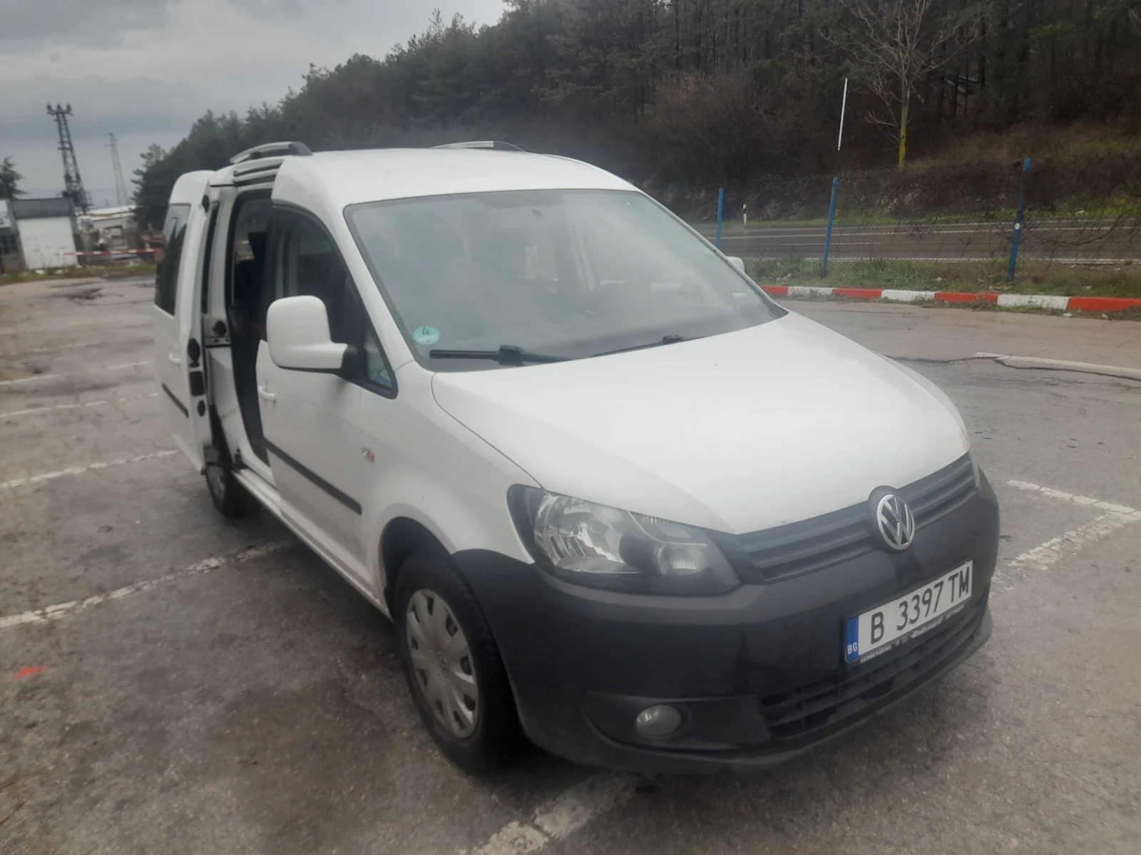 VW Caddy, снимка 5 - Автомобили и джипове - 54511704