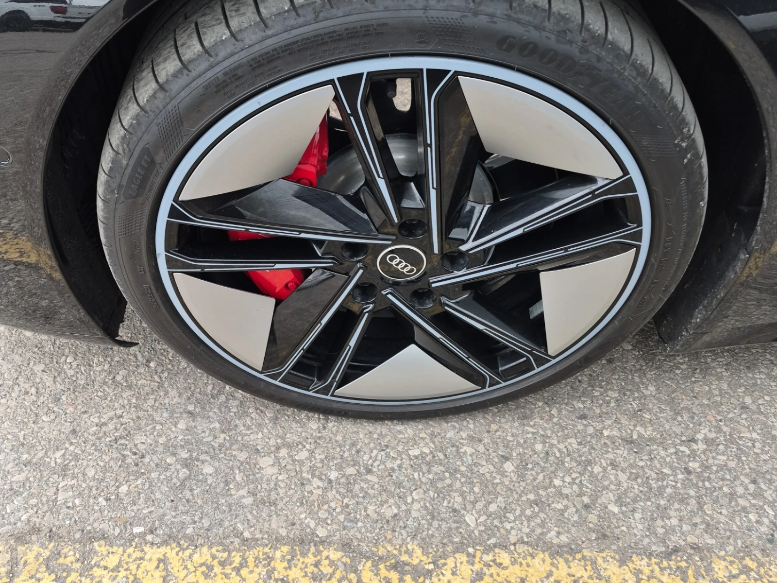 Audi E-Tron GT RS QUATTRO, снимка 9 - Автомобили и джипове - 54643557