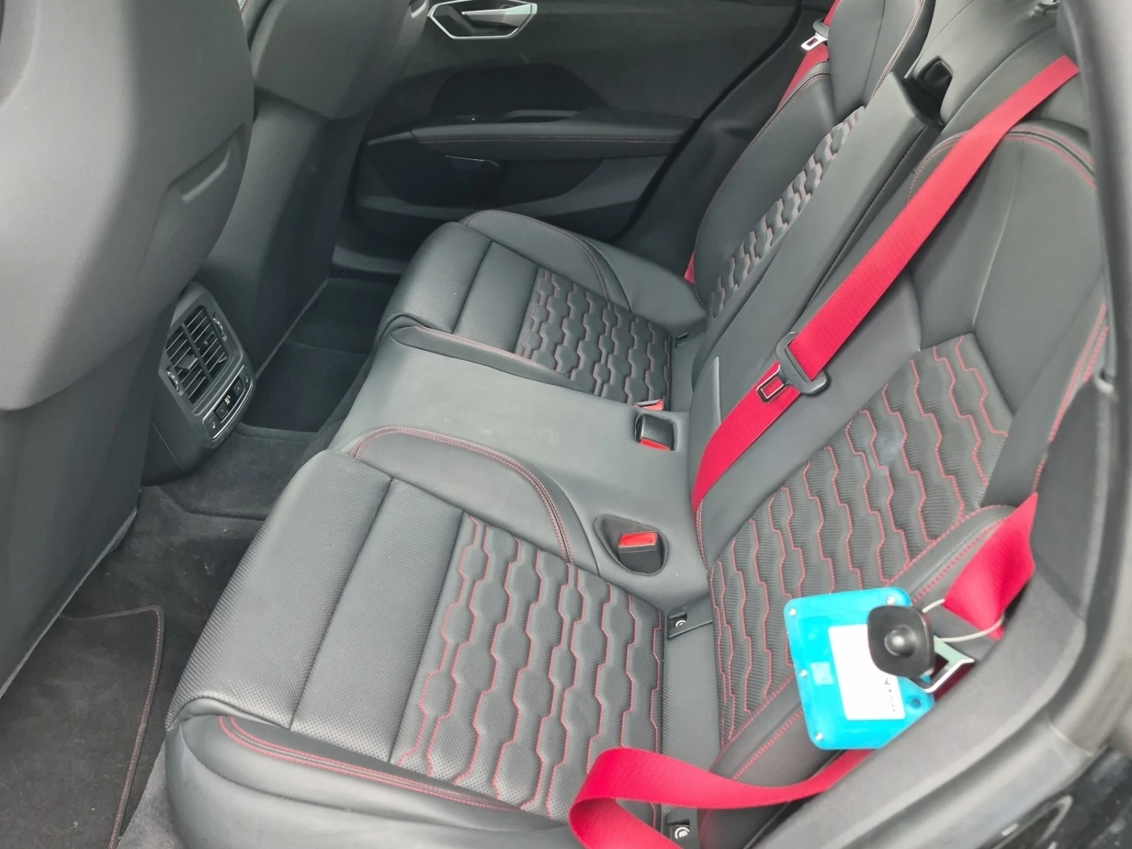 Audi E-Tron GT RS QUATTRO, снимка 16 - Автомобили и джипове - 54643557