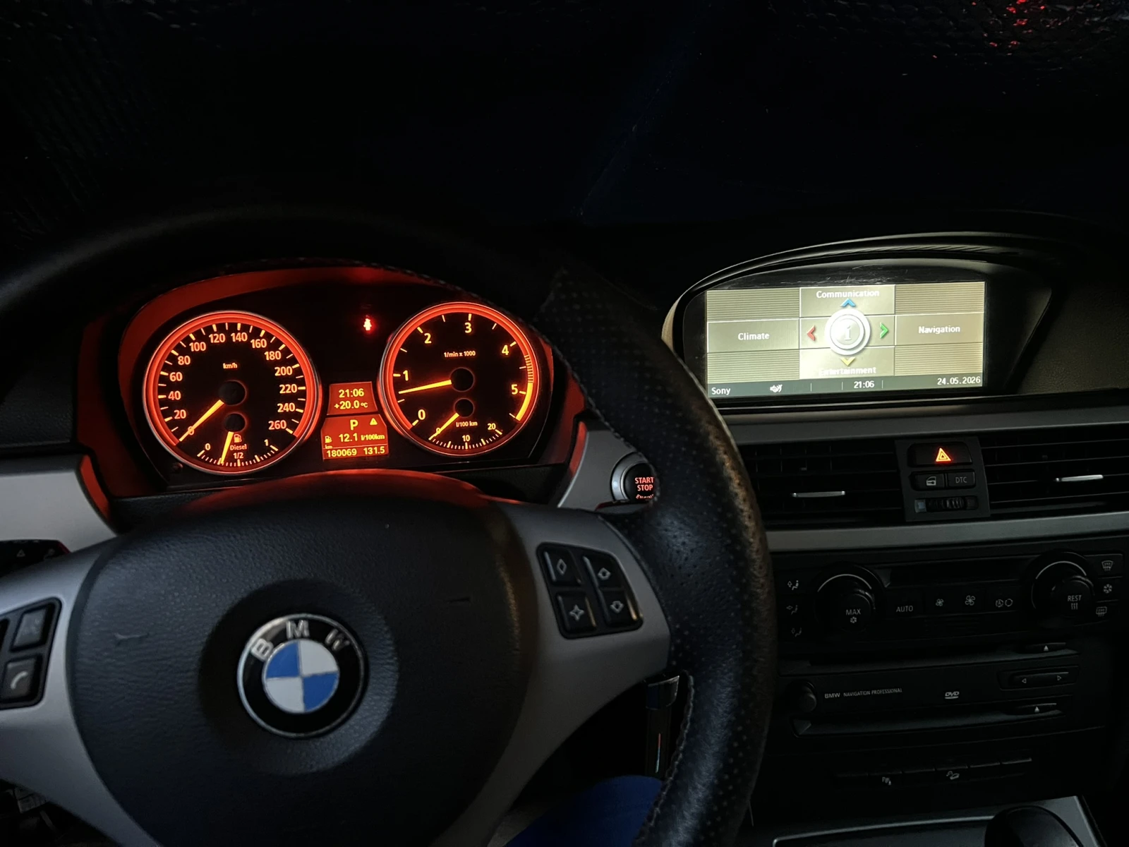 BMW 330 X-Drive, снимка 6 - Автомобили и джипове - 54663404
