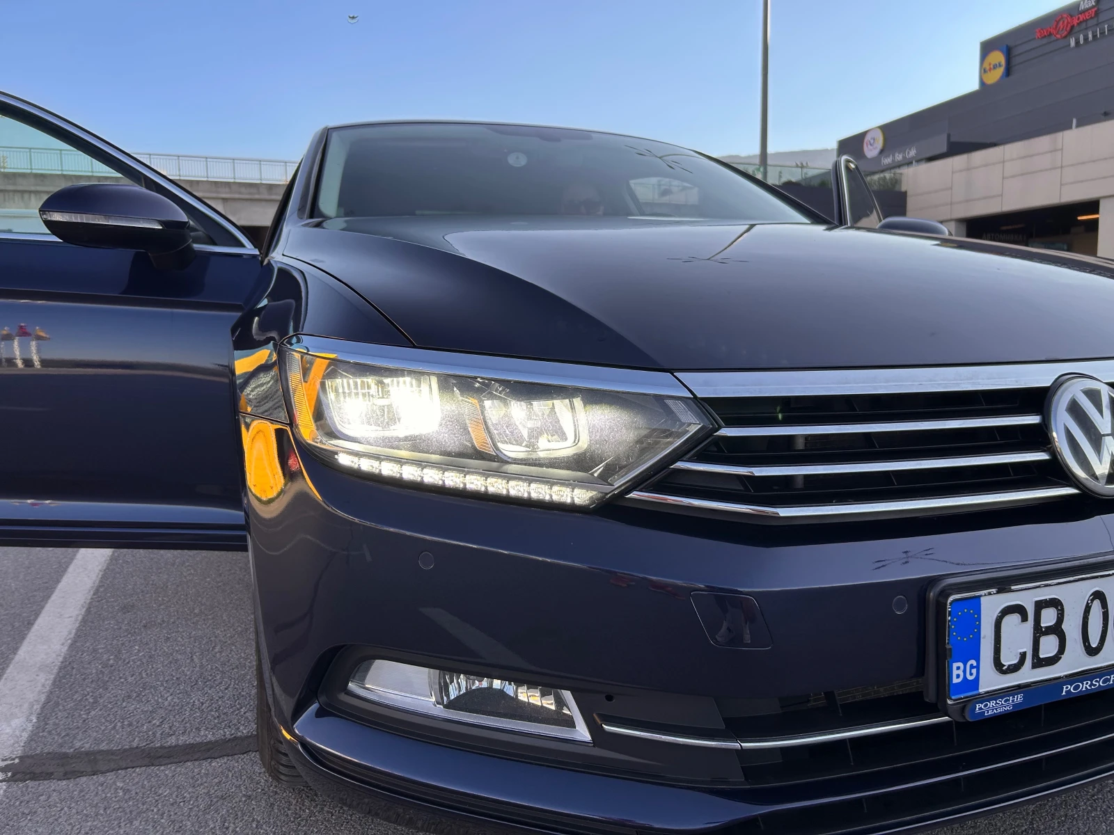 VW Passat B8, снимка 10 - Автомобили и джипове - 55494599