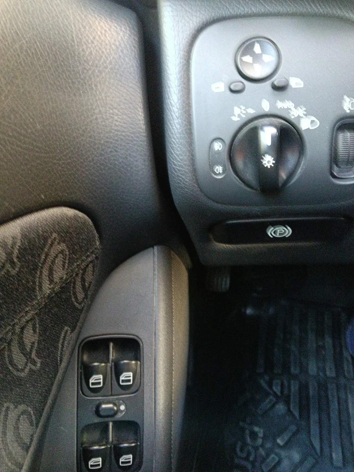 Mercedes-Benz C 200 2.0, снимка 10 - Автомобили и джипове - 55643346