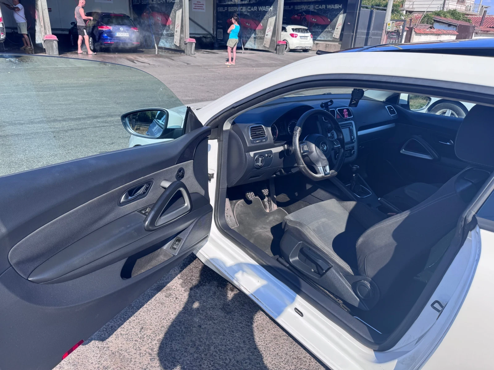 VW Scirocco 2.00 TDI, снимка 7 - Автомобили и джипове - 55779735