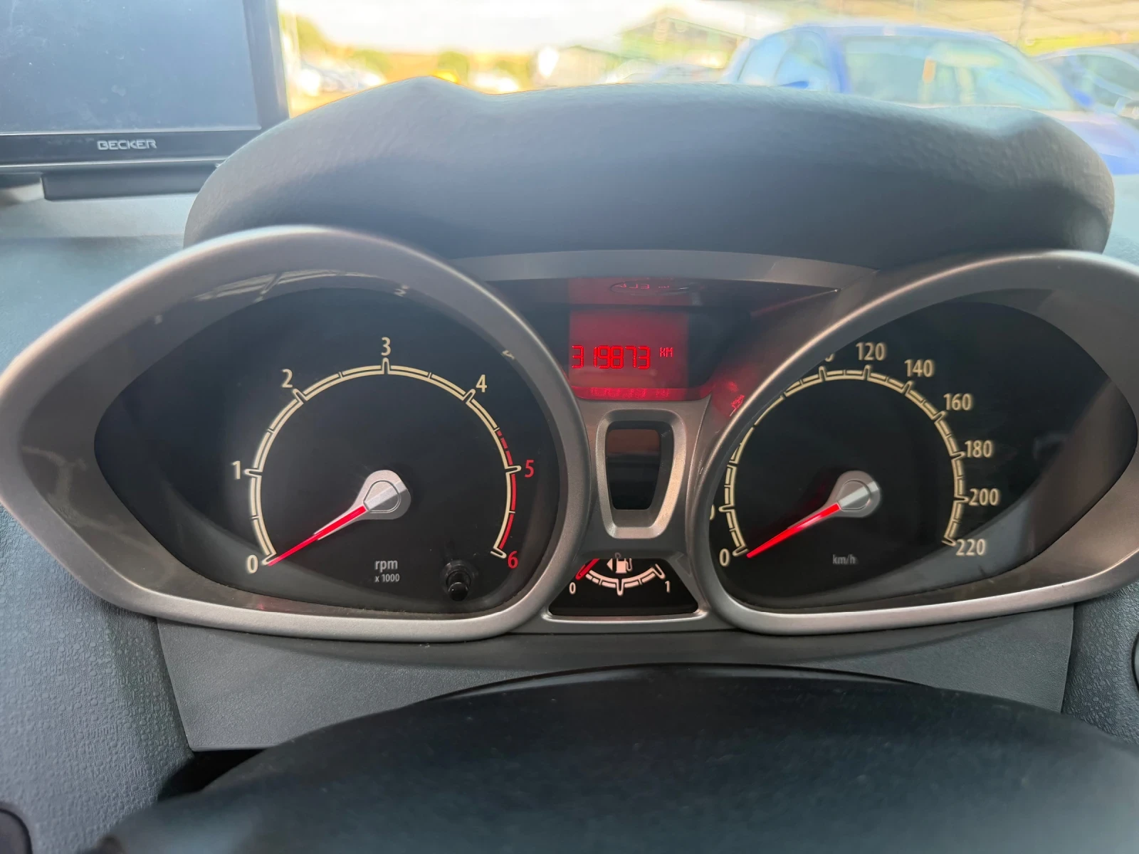 Ford Fiesta 1.6 tdci, снимка 10 - Автомобили и джипове - 56125418