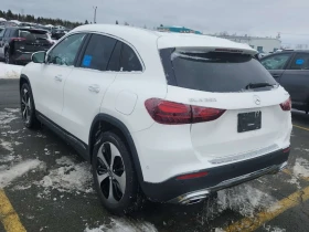 Mercedes-Benz GLA 250 AMBIENT* PANORAMA* 2 KEYS* LANE ASSIST * CARFAX * , снимка 4 - Автомобили и джипове - 53644904