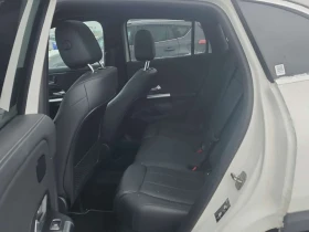 Mercedes-Benz GLA 250 AMBIENT* PANORAMA* 2 KEYS* LANE ASSIST * CARFAX * , снимка 13 - Автомобили и джипове - 53644904