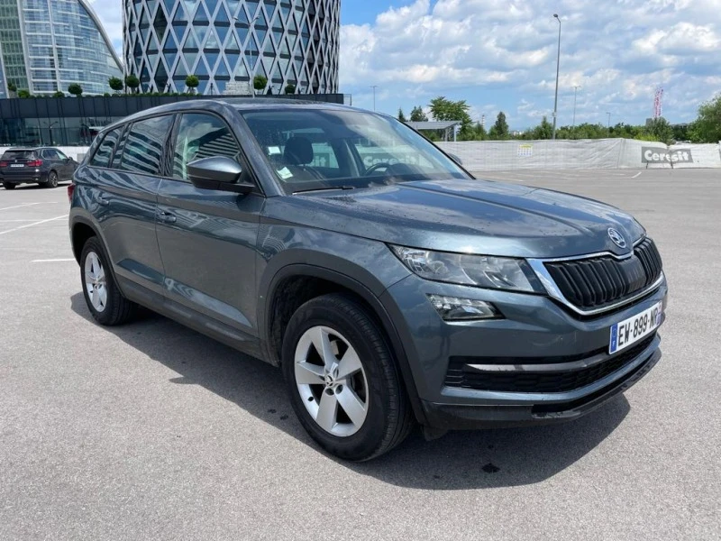 Skoda Kodiaq TSI-7м-FULL-с ДДС, снимка 2 - Автомобили и джипове - 41704328