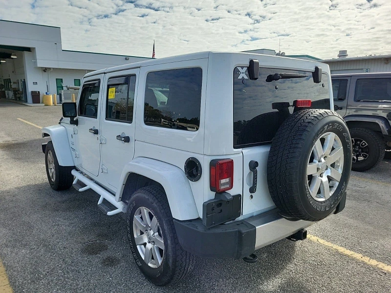 Jeep Wrangler Unlimited Sahara, снимка 2 - Автомобили и джипове - 48337194