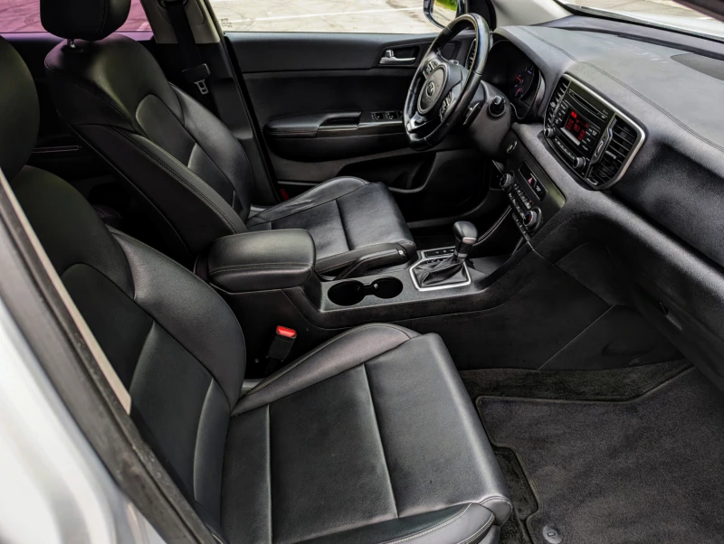 Kia Sportage 1.7 CRDI, снимка 8 - Автомобили и джипове - 52695781