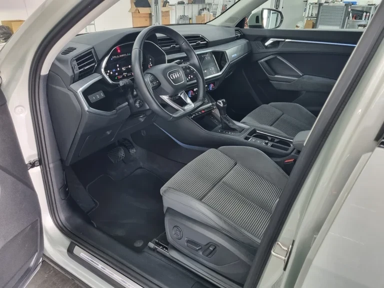 Audi Q3 Sportback 4.0 TFSI QUATTRO, снимка 5 - Автомобили и джипове - 54013876