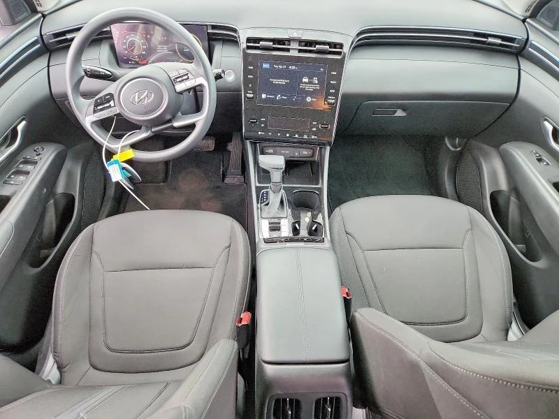 Hyundai Tucson, снимка 8 - Автомобили и джипове - 54707808