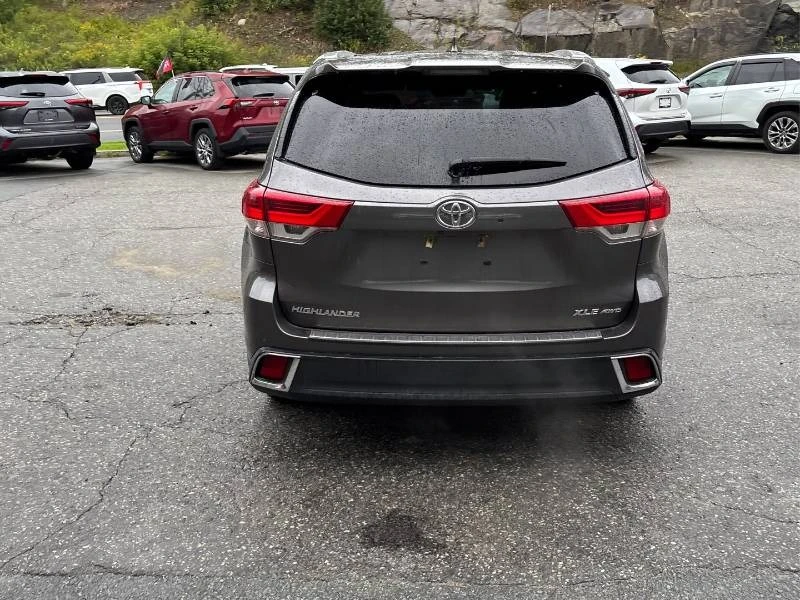 Toyota Highlander * AWD * XLE * CARFAX * ОПЦИЯ ЗА ФИНАНСИРАНЕ, снимка 4 - Автомобили и джипове - 55950291