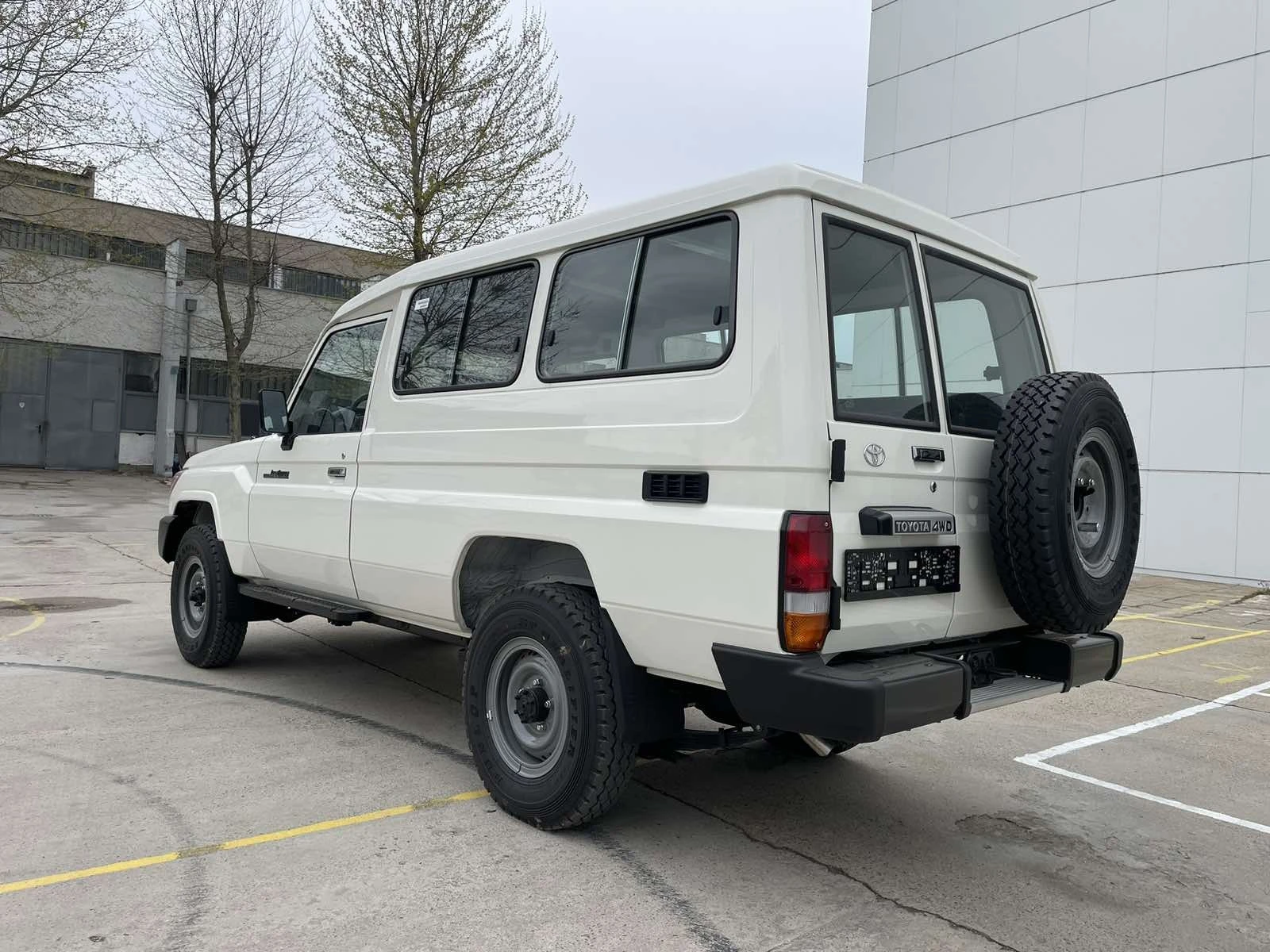 Toyota Land cruiser HZJ78 БЕЗ РЕГИСТРАЦИЯ - изображение 4