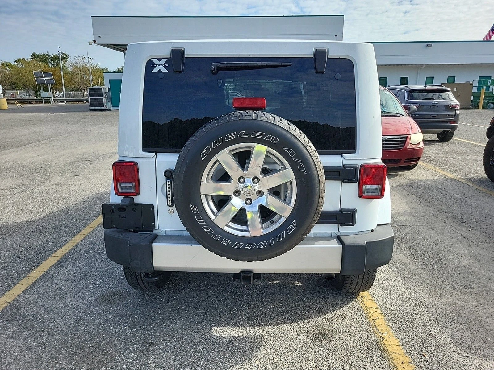 Jeep Wrangler Unlimited Sahara - изображение 3